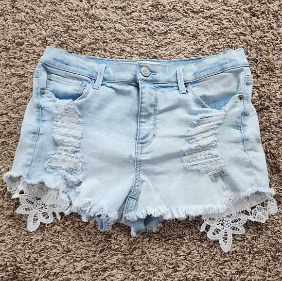 Mudd Pants - Mudd Floral Lace Jean Shorts